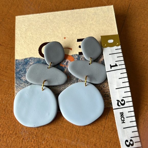 Blue polymer clay drop earrings - Picture 8 of 9